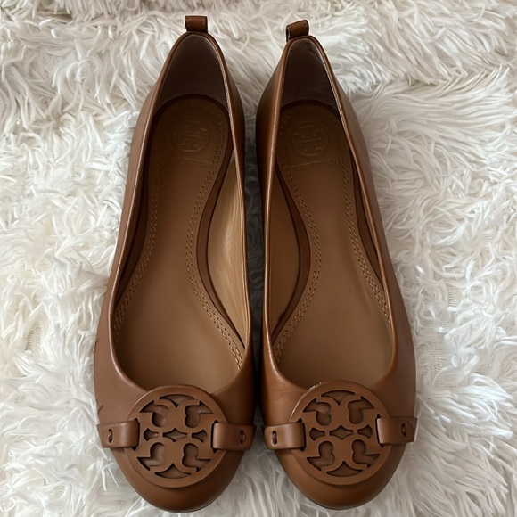 Tory Burch brown leather flats - Picture 2 of 7